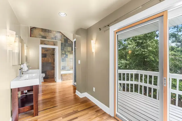3920 Shadowood Circle gallery image 27