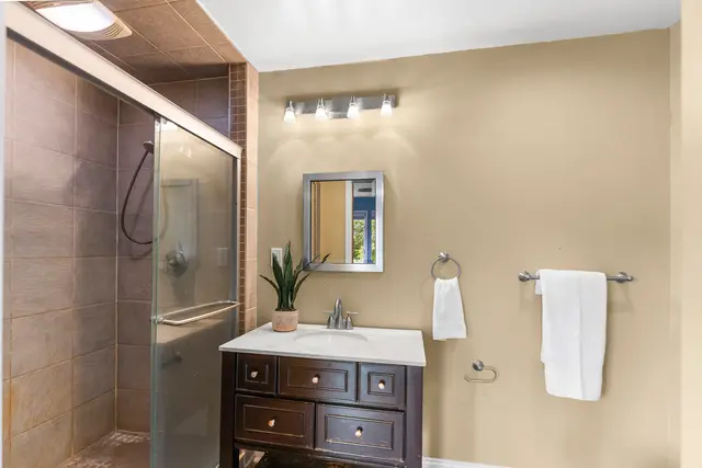 3920 Shadowood Circle gallery image 37