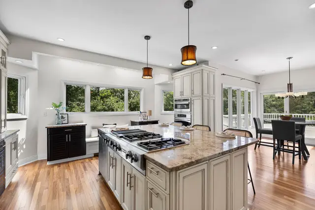 3920 Shadowood Circle gallery image 38