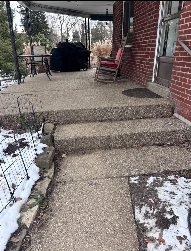 3933 Hardt Dr gallery image 9