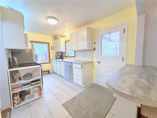 3933 Hardt Dr gallery image 22