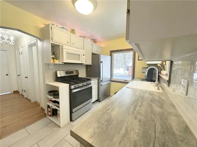 3933 Hardt Dr gallery image 23