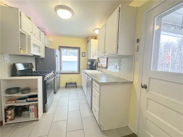 3933 Hardt Dr gallery image 24