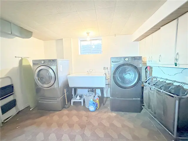 3933 Hardt Dr gallery image 40