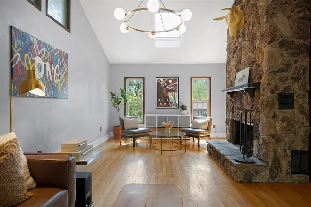 3943 Bonita Dr gallery image 7
