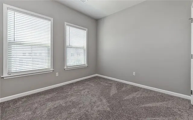 400 Fairmont Dr gallery image 18