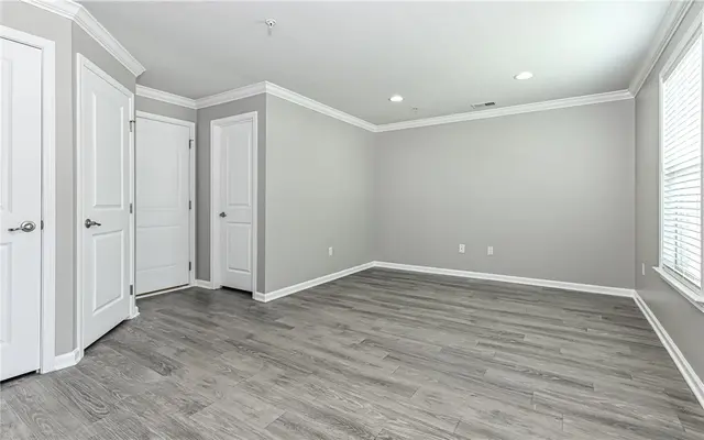 400 Fairmont Dr gallery image 20
