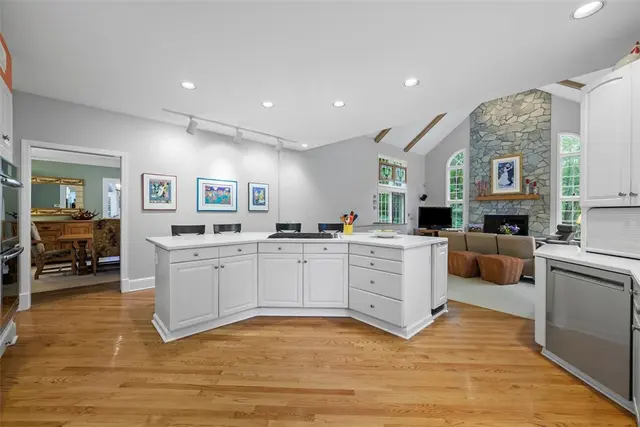400 Fern Hollow Lane gallery image 38
