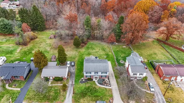 4008 Crestwood Dr gallery image 10