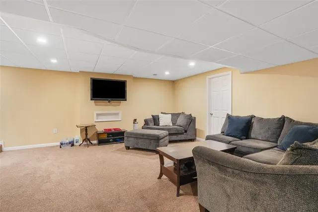 4008 Crestwood Dr gallery image 12