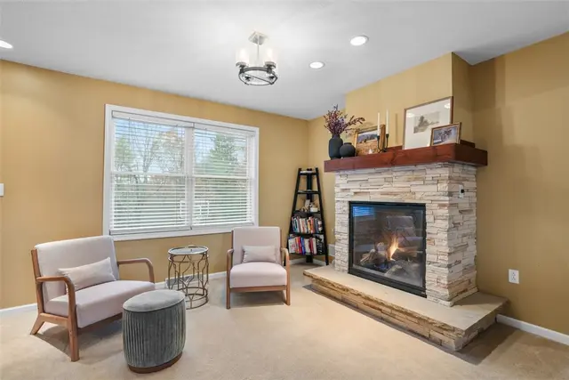 4008 Crestwood Dr gallery image 18