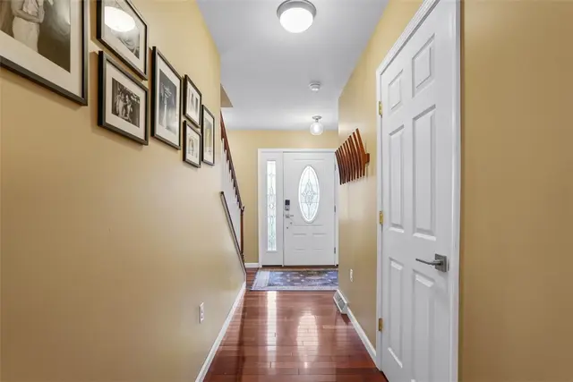 4008 Crestwood Dr gallery image 31