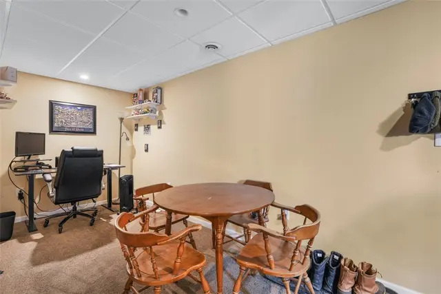4008 Crestwood Dr gallery image 32