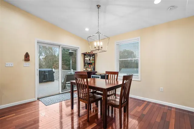 4008 Crestwood Dr gallery image 38