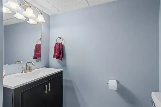 4008 Crestwood Dr gallery image 41