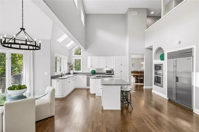 401 Acorn Ct gallery image 6