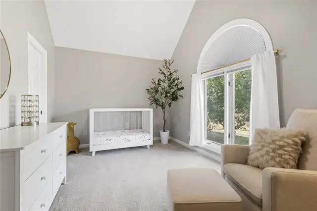 401 Acorn Ct gallery image 9