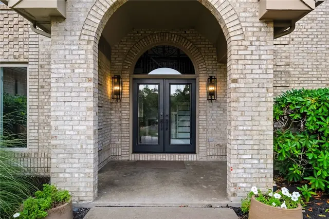 401 Acorn Ct gallery image 10