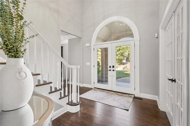 401 Acorn Ct gallery image 11
