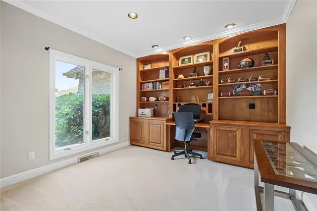 401 Acorn Ct gallery image 23