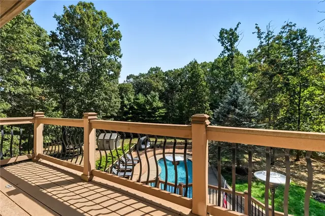 401 Acorn Ct gallery image 27