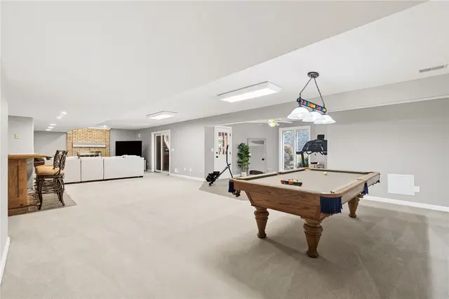 401 Acorn Ct gallery image 37