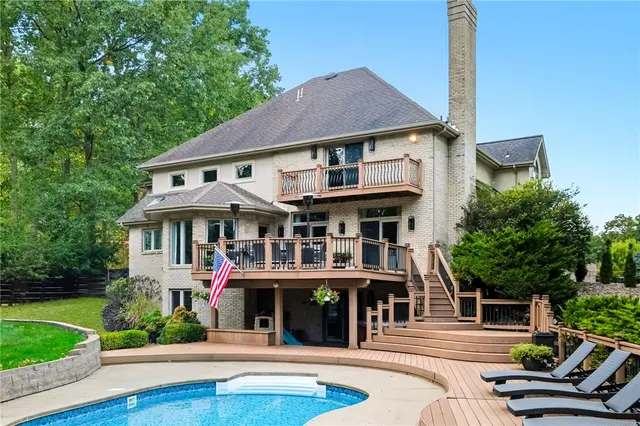 401 Acorn Ct gallery image 44