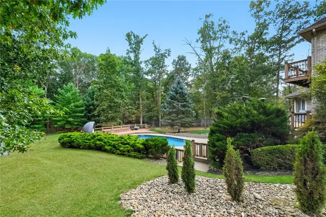 401 Acorn Ct gallery image 47