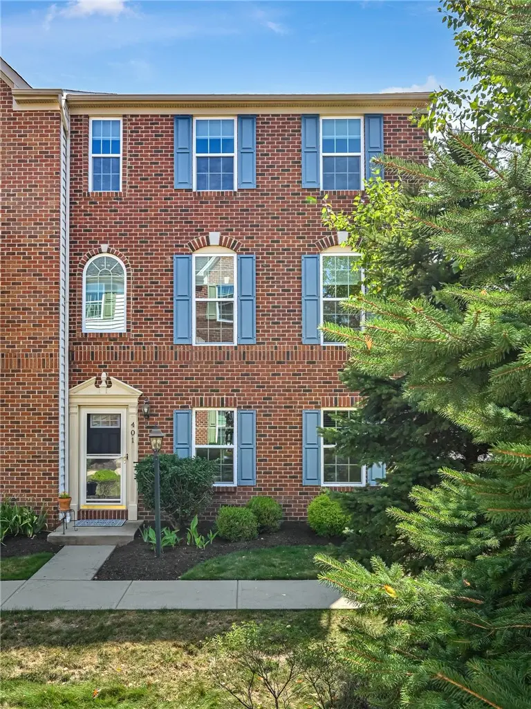 401 Pointe View Dr