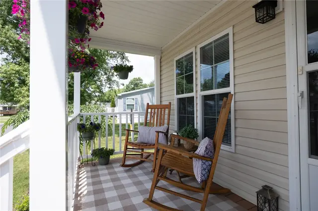 401 Sunny Dale Dr gallery image 6