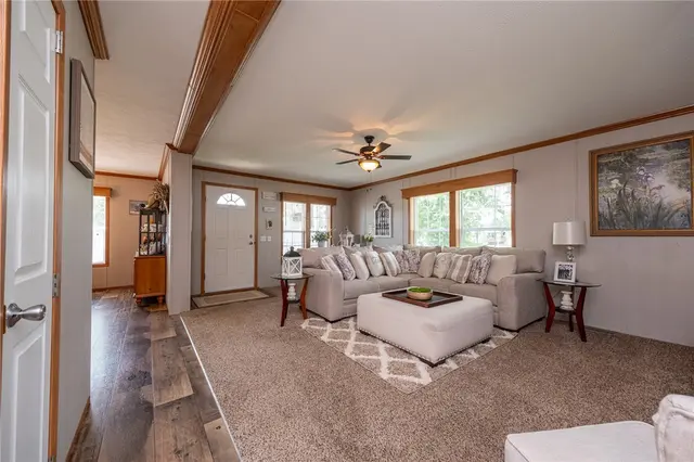 401 Sunny Dale Dr gallery image 8