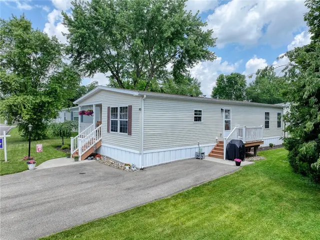 401 Sunny Dale Dr gallery image 9