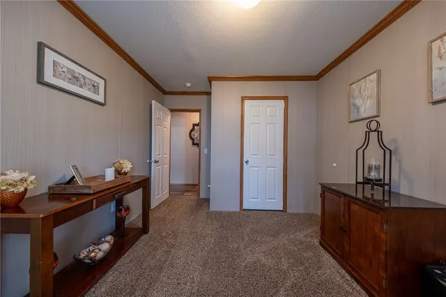 401 Sunny Dale Dr gallery image 11