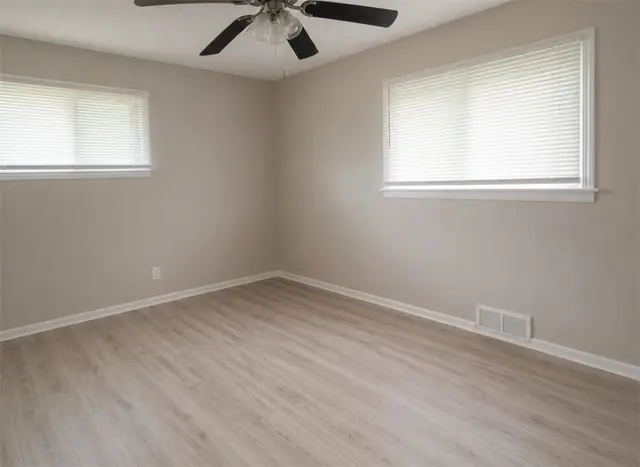 4013 Ridgemont Dr gallery image 25