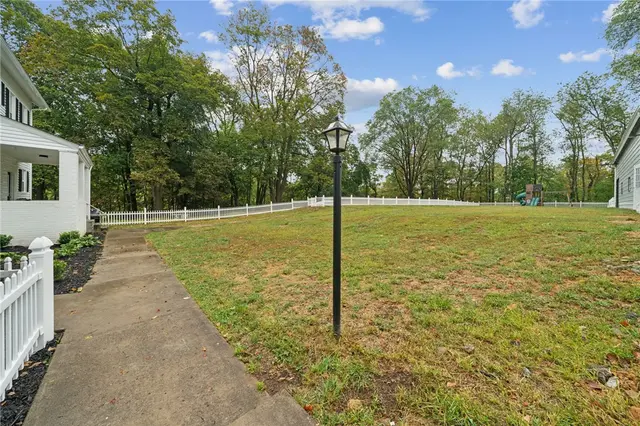 4016 Bakerstown Rd gallery image 16