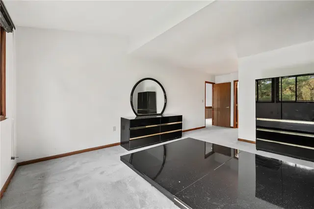 402 Forest Edge Ct gallery image 12