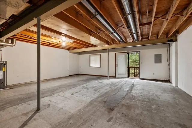 402 Forest Edge Ct gallery image 17