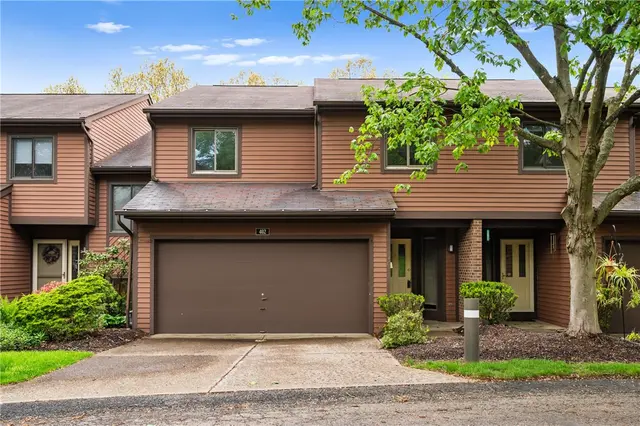 402 Forest Edge Ct gallery image 34