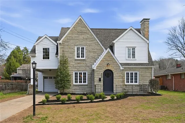 402 Meadow Ln