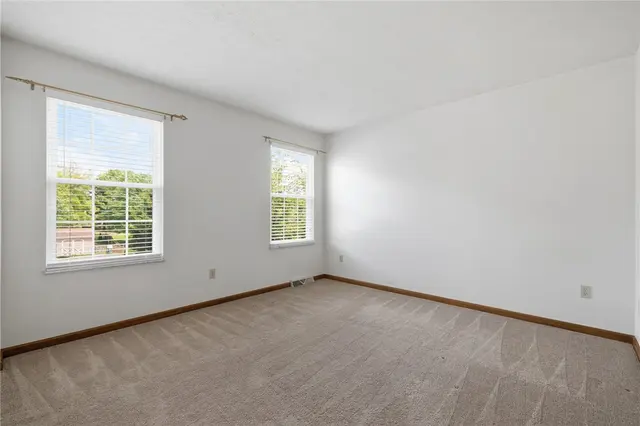 402 Monmouth Dr gallery image 24