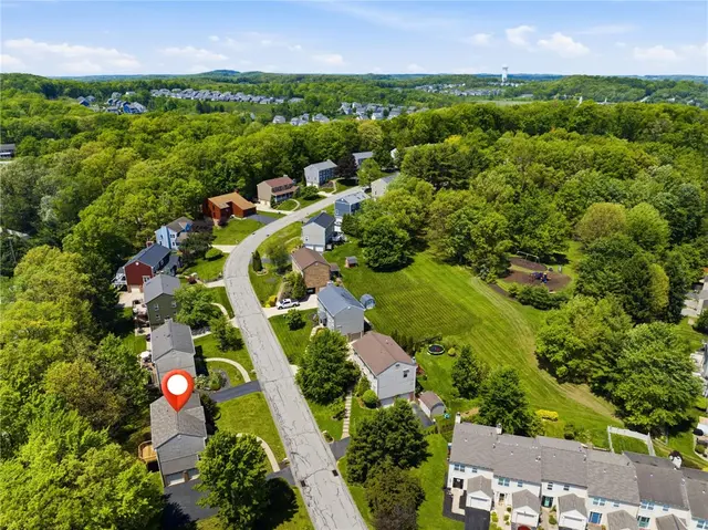 402 Monmouth Dr gallery image 26