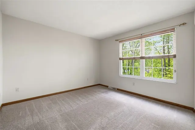 402 Monmouth Dr gallery image 32