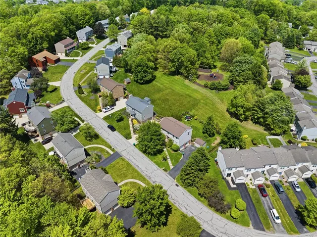 402 Monmouth Dr gallery image 39
