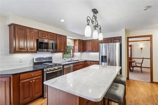 4024 Gwynedd DRIVE gallery image 15