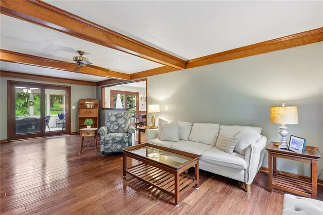 4024 Gwynedd DRIVE gallery image 22