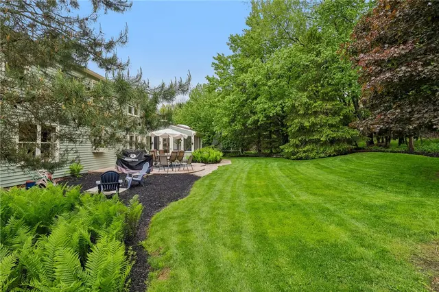 4024 Gwynedd DRIVE gallery image 32