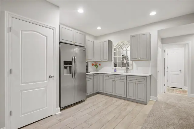 403 Cayuga Cir gallery image 4