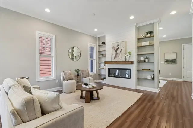 403 Cayuga Cir gallery image 8