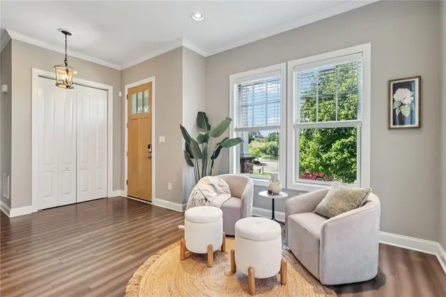 403 Cayuga Cir gallery image 10