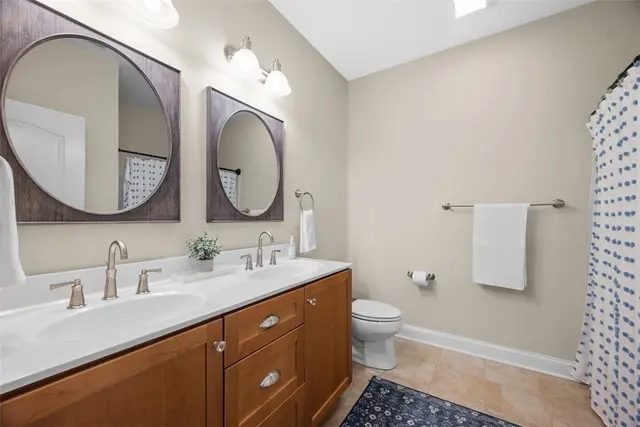 403 Cayuga Cir gallery image 15